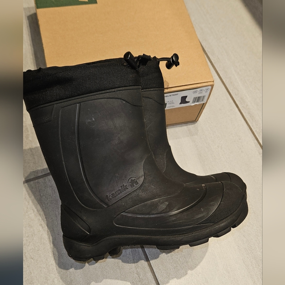 Kamik Black Kids Snowboots Size 5